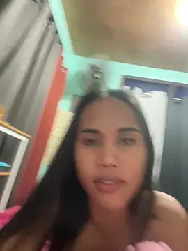 Snapshot of Laura_yourhottestbabe123 chatting on February 2025 06:49:02 PM Laura yourhottestbabe123 online show from February 2025 06:49:02 PM