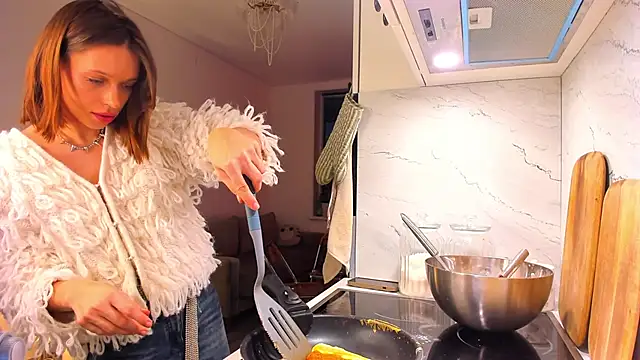 Kossie  online show from February 2025 03:39:01 PM