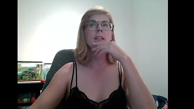 SavannaGirly online show from March 2025 04:45:02 PM