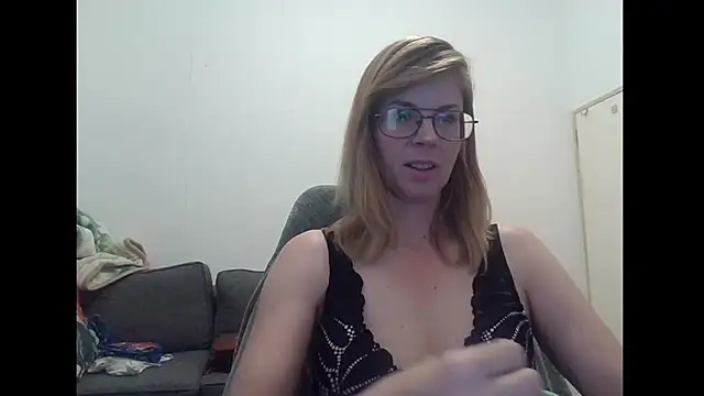 Snapshot of SavannaGirly chatting on January 2026 08:16:01 AM SavannaGirly online show from January 2026 08:16:01 AM