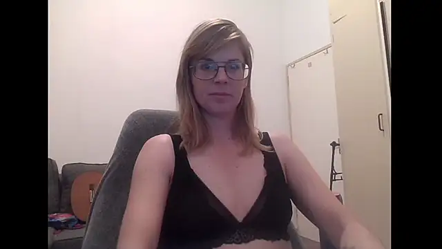 Snapshot of SavannaGirly chatting on January 2026 07:24:02 AM SavannaGirly online show from January 2026 07:24:02 AM