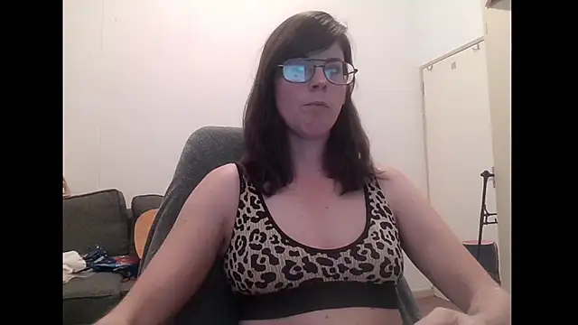 Snapshot of SavannaGirly chatting on January 2026 07:46:02 AM SavannaGirly online show from January 2026 07:46:02 AM