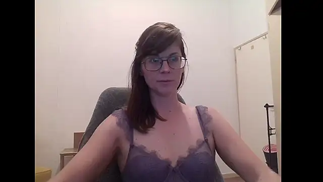 Snapshot of SavannaGirly chatting on February 2026 07:29:02 AM SavannaGirly online show from February 2026 07:29:02 AM