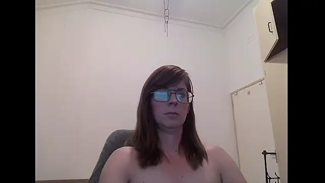 Snapshot of SavannaGirly chatting on March 2026 07:48:02 AM SavannaGirly online show from March 2026 07:48:02 AM