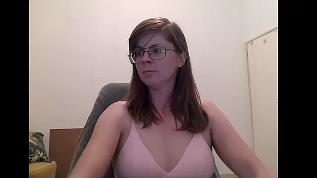 Snapshot of SavannaGirly chatting on April 2026 06:37:01 PM SavannaGirly online show from April 2026 06:37:01 PM