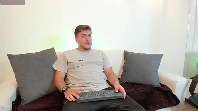 keane lee online show from December 2024 07:34:01 PM