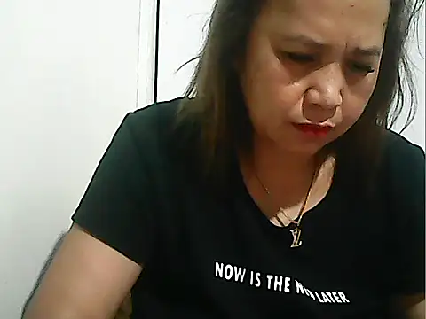 Snapshot of Lhadycarolyn chatting on November 2025 10:57:02 PM Lhadycarolyn online show from November 2025 10:57:02 PM