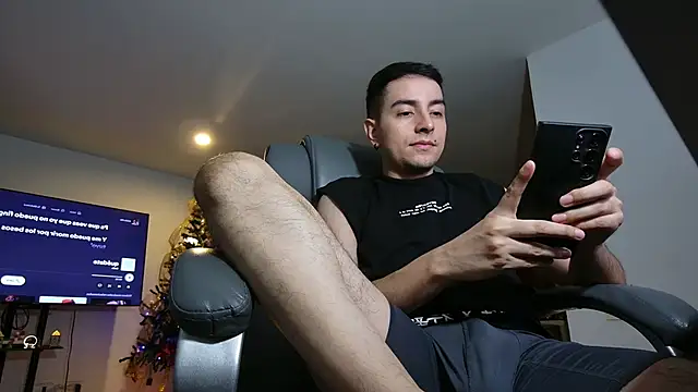 Jhoan saenz online show from December 2025 02:05:02 AM