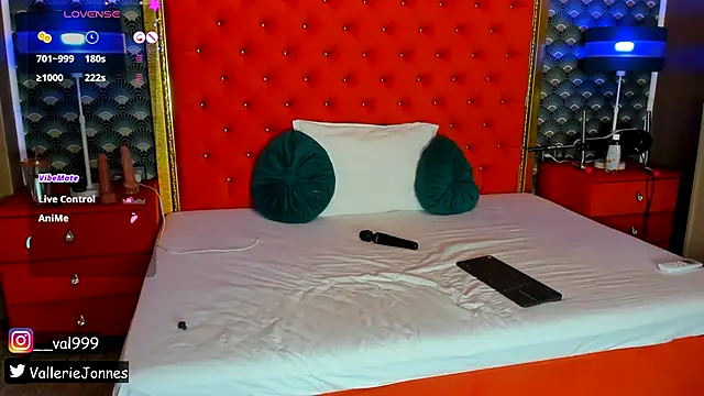 VallerieJones online show from November 2025 12:43:02 AM