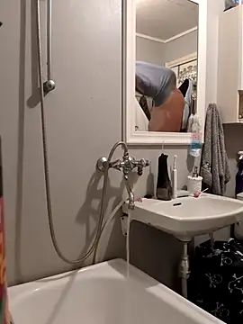 mustang69696 online show from October 2025 10:22:01 PM