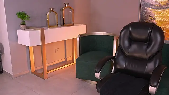 Snapshot of KateSunder chatting on April 2026 08:19:01 AM KateSunder online show from April 2026 08:19:01 AM