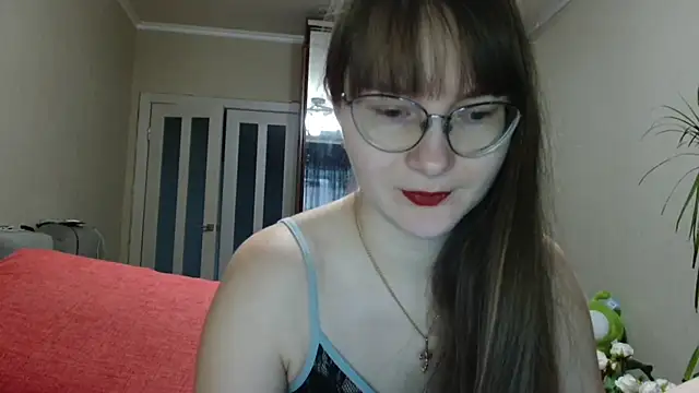 KiraGoldens online show from December 2025 06:30:02 AM