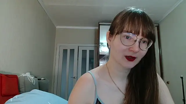 Snapshot of KiraGoldens chatting on March 2026 06:19:02 AM KiraGoldens online show from March 2026 06:19:02 AM