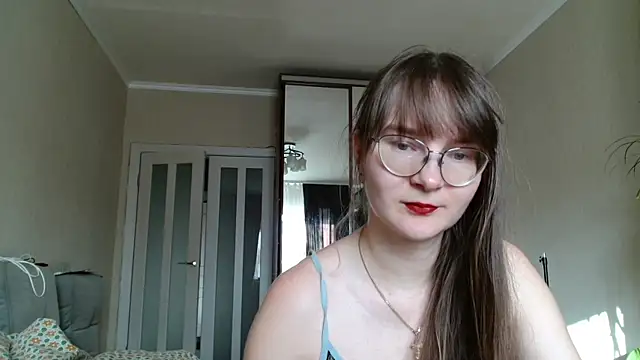 Snapshot of KiraGoldens chatting on March 2026 12:11:01 PM KiraGoldens online show from March 2026 12:11:01 PM