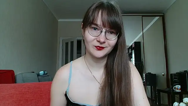 Snapshot of KiraGoldens chatting on April 2026 06:38:02 AM KiraGoldens online show from April 2026 06:38:02 AM