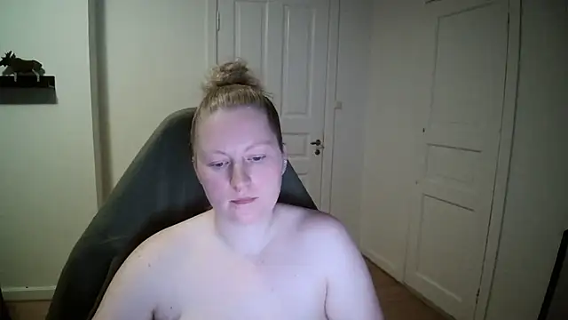 Snapshot of Girlnina-1995 chatting on December 2024 06:50:01 PM Girlnina-1995 online show from December 2024 06:50:01 PM