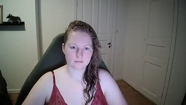 Snapshot of Girlnina-1995 chatting on December 2024 09:39:01 AM Girlnina-1995 online show from December 2024 09:39:01 AM