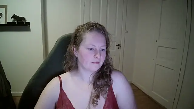 Snapshot of Girlnina-1995 chatting on December 2024 05:19:01 PM Girlnina-1995 online show from December 2024 05:19:01 PM