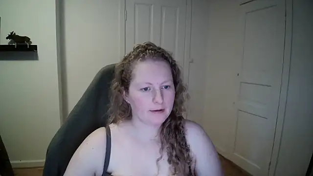 Snapshot of Girlnina-1995 chatting on December 2024 12:33:02 PM Girlnina-1995 online show from December 2024 12:33:02 PM