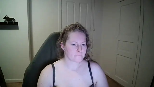 Snapshot of Girlnina-1995 chatting on December 2024 07:37:02 PM Girlnina-1995 online show from December 2024 07:37:02 PM