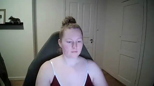 Snapshot of Girlnina-1995 chatting on December 2024 02:05:02 PM Girlnina-1995 online show from December 2024 02:05:02 PM