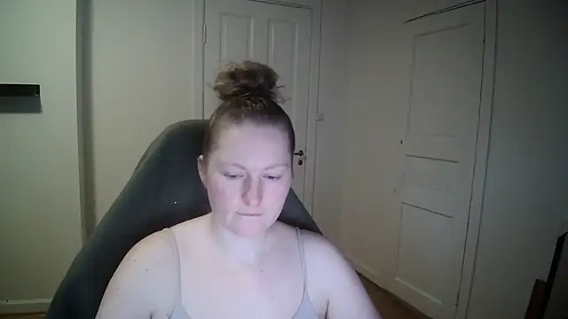 Snapshot of Girlnina-1995 chatting on January 2025 12:10:01 PM Girlnina-1995 online show from January 2025 12:10:01 PM