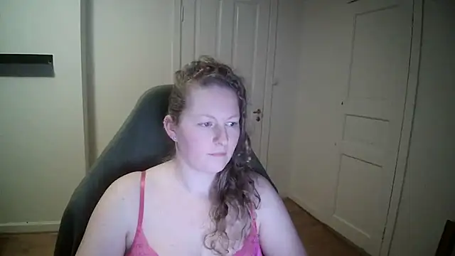 Snapshot of Girlnina-1995 chatting on January 2025 05:48:01 PM Girlnina-1995 online show from January 2025 05:48:01 PM