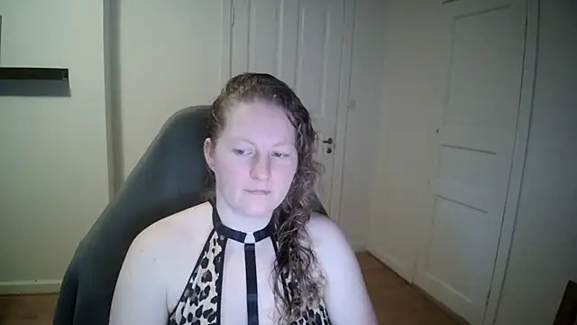 Snapshot of Girlnina-1995 chatting on January 2025 10:12:02 AM Girlnina-1995 online show from January 2025 10:12:02 AM