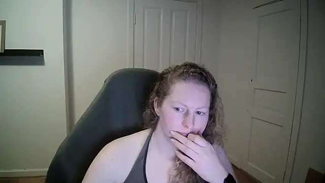 Snapshot of Girlnina-1995 chatting on March 2025 03:42:02 PM Girlnina-1995 online show from March 2025 03:42:02 PM