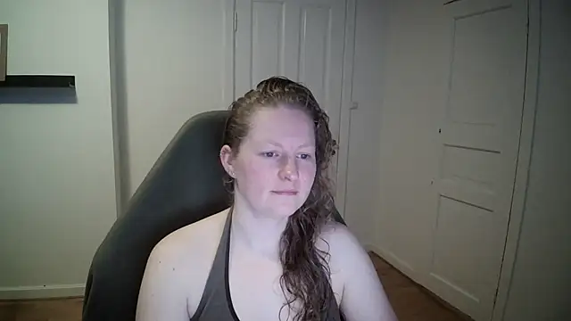 Snapshot of Girlnina-1995 chatting on March 2025 08:40:01 AM Girlnina-1995 online show from March 2025 08:40:01 AM