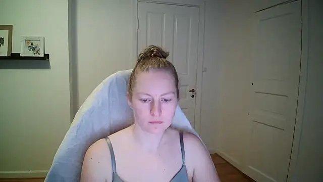 Girlnina-1995 online show from November 2025 11:33:02 AM