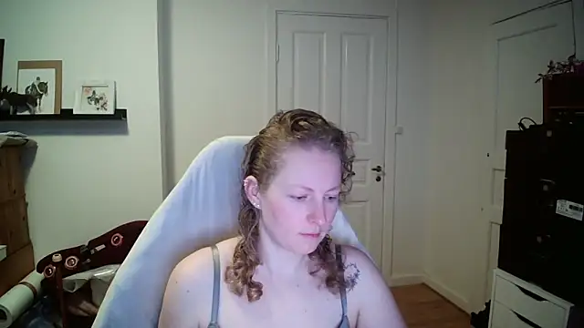 Girlnina-1995 online show from February 2026 09:05:01 AM