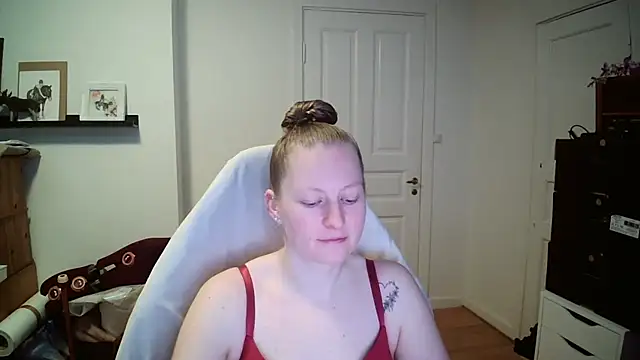 Girlnina-1995 online show from February 2026 10:11:01 AM