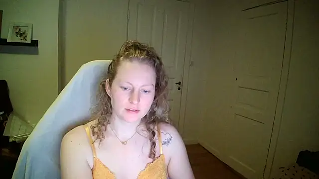 Girlnina-1995 online show from March 2026 09:08:02 PM