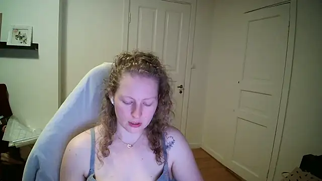 Girlnina-1995 online show from March 2026 09:54:02 PM