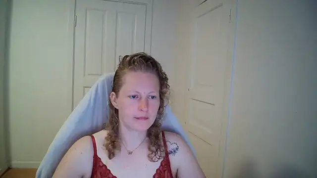 Snapshot of Girlnina-1995 chatting on May 2026 10:44:01 AM Girlnina-1995 online show from May 2026 10:44:01 AM