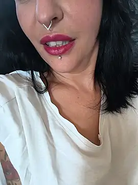 Snapshot of Masha_Real_84 chatting on July 2026 04:03:01 PM Masha Real 84 online show from July 2026 04:03:01 PM