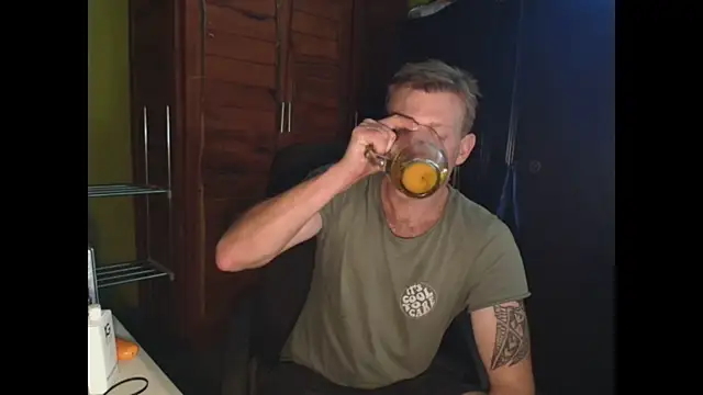 Snapshot of the-billy-blue chatting on December 2025 08:52:01 AM the-billy-blue online show from December 2025 08:52:01 AM