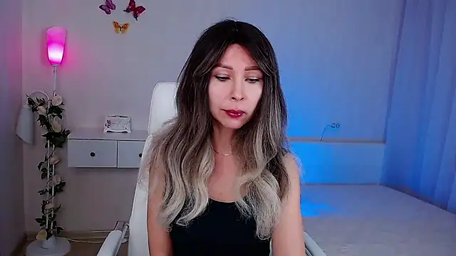 wendifoste online show from November 2025 06:54:01 PM