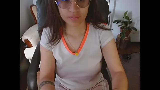 Snapshot of dominica-3 chatting on March 2026 04:06:02 PM dominica-3 online show from March 2026 04:06:02 PM