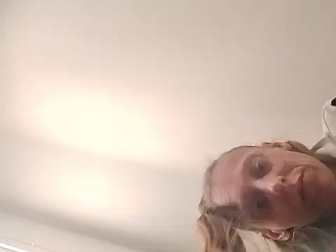 eatmeplease44 online show from September 2025 07:08:02 PM