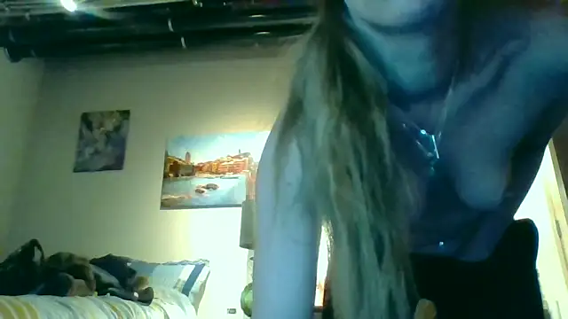 eatmeplease44 online show from February 2026 06:28:01 PM