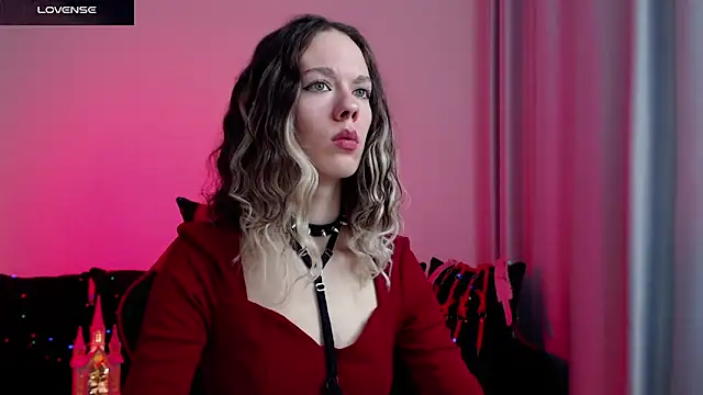 Snapshot of DivineBite chatting on December 2024 06:55:01 PM DivineBite online show from December 2024 06:55:01 PM