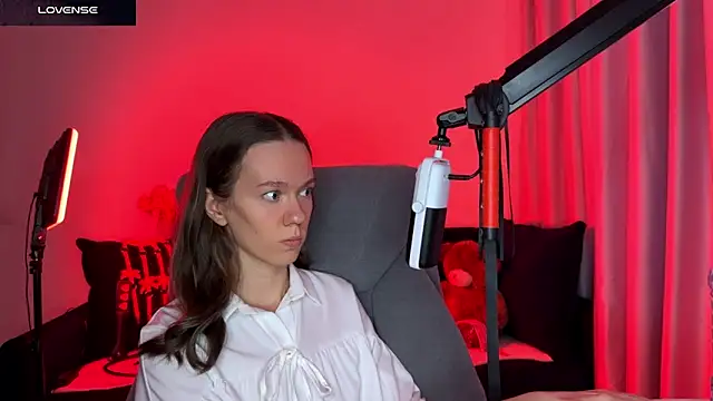 Snapshot of DivineBite chatting on September 2025 03:03:01 PM DivineBite online show from September 2025 03:03:01 PM