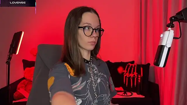 Snapshot of DivineBite chatting on October 2025 05:02:02 PM DivineBite online show from October 2025 05:02:02 PM