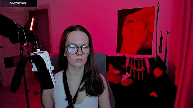 DivineBite online show from April 2026 06:31:02 PM