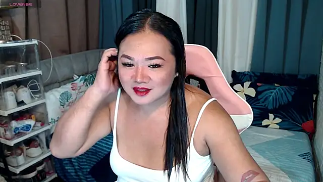 Snapshot of MagnificatMistress chatting on December 2024 06:10:02 AM MagnificatMistress online show from December 2024 06:10:02 AM