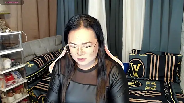 Snapshot of MagnificatMistress chatting on January 2025 08:50:01 PM MagnificatMistress online show from January 2025 08:50:01 PM