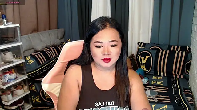 Snapshot of MagnificatMistress chatting on January 2025 06:00:01 PM MagnificatMistress online show from January 2025 06:00:01 PM