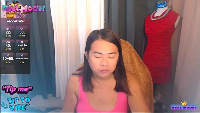 Snapshot of MagnificatMistress chatting on November 2025 01:27:02 AM MagnificatMistress online show from November 2025 01:27:02 AM